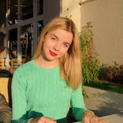 Юлия Абрамова, Москва