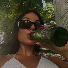 Anne Darrussa, 29 лет