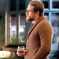 Charlie Hunnam, Каспийск