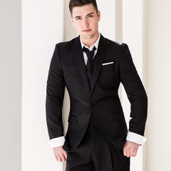 Logan Henderson