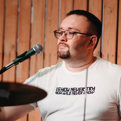 Илья Олегов