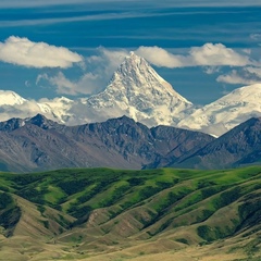 Жаж Шпш, Актау