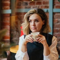 Анна Азарова, Жуковский