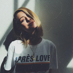 Zoe Sugg, 35 лет, Lacock