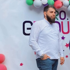G-R-A-F-F Tem, 32 года
